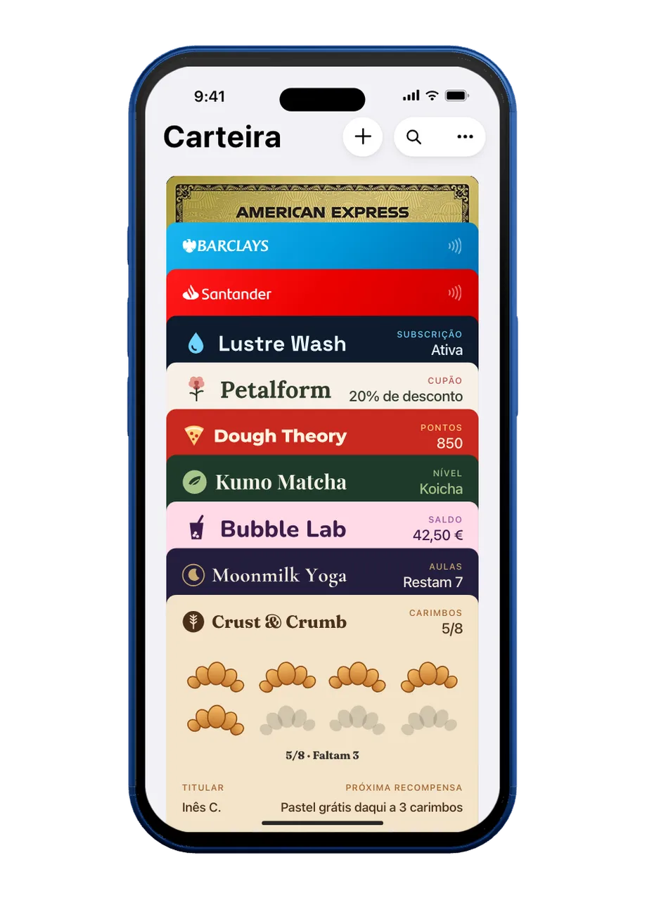 Um iPhone com a Apple Wallet: cartões TAPPI de sete negócios de exemplo ao lado de cartões bancários
